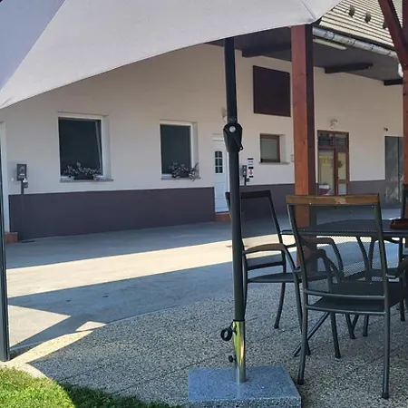 Nocleg ze śniadaniem & Kepic, Airport 3*