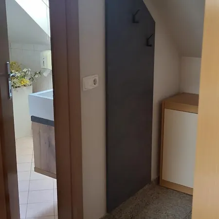 & Kepic, Airport 3* Cerklje na Gorenjskem