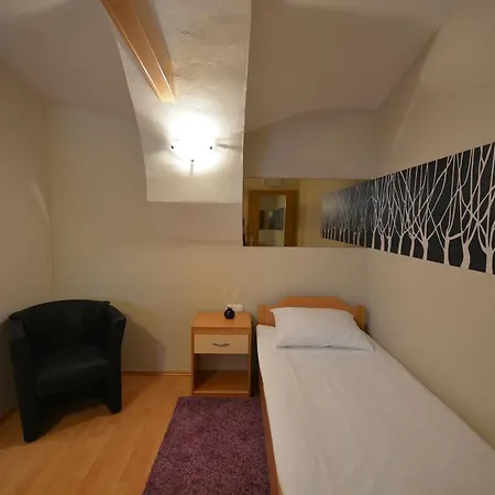 & Kepic, Airport Nocleg ze śniadaniem Cerklje na Gorenjskem