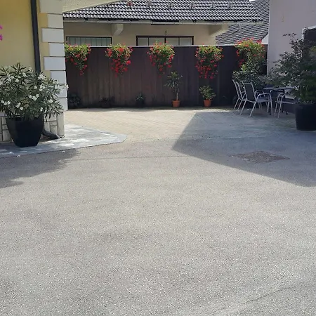 Rooms&apartments Kepic Bed & Breakfast Cerklje na Gorenjskem