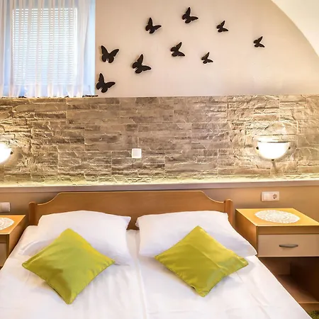 Rooms&apartments Kepic Bed & Breakfast 3*