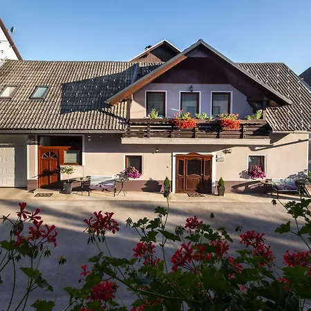 Rooms&apartments Kepic 3*