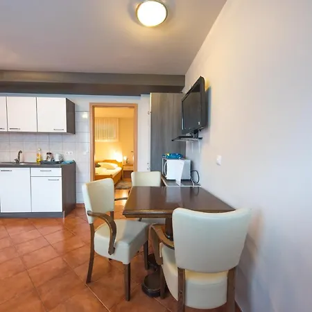 Bed & Breakfast Rooms&apartments Kepic Cerklje na Gorenjskem