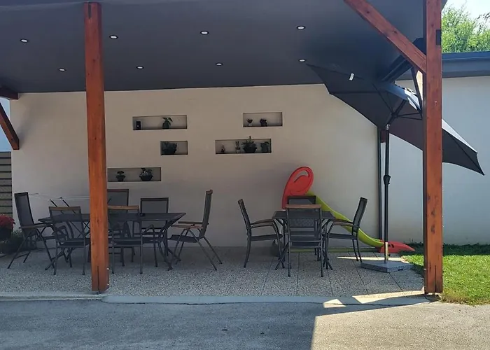 & Kepic, Airport Bed & Breakfast 3*