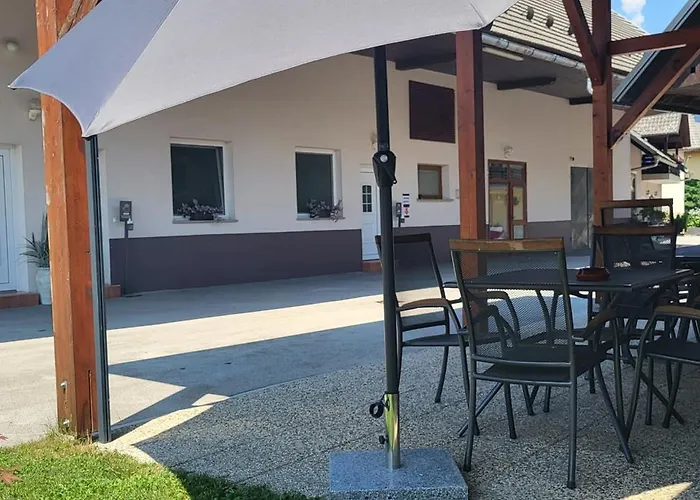 Bed & Breakfast & Kepic, Airport 3*