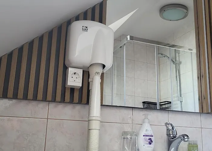 & Kepic, Airport Cerklje na Gorenjskem