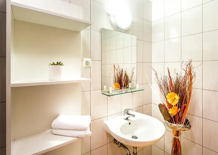 Bed & Breakfast & Kepic, Airport 3*