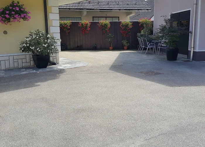 & Kepic, Airport Bed & Breakfast Cerklje na Gorenjskem