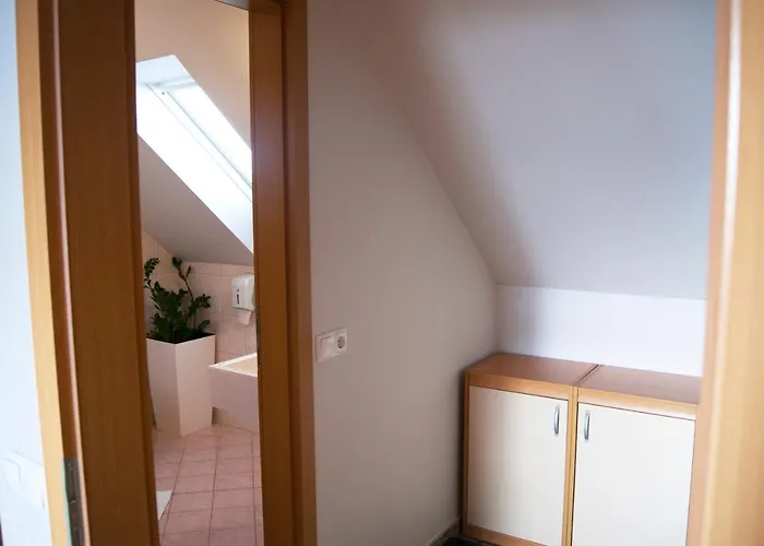 & Kepic, Airport Cerklje na Gorenjskem