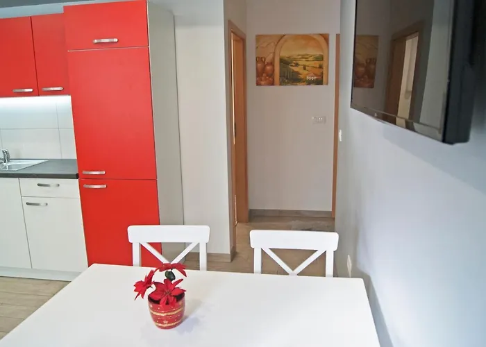 & Kepic, Airport Bed & Breakfast 3*