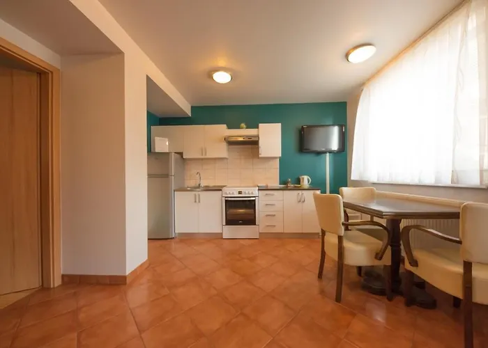 & Kepic, Airport Bed & Breakfast