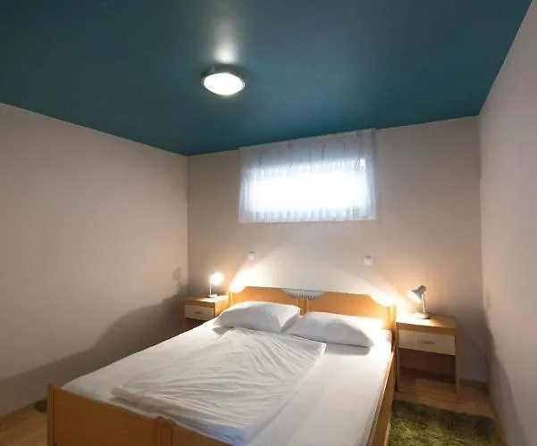 & Kepic, Airport Bed & Breakfast